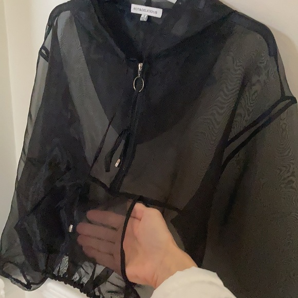 Like New!  Great looking  sheer, black hoodie top - Picture 5 of 10